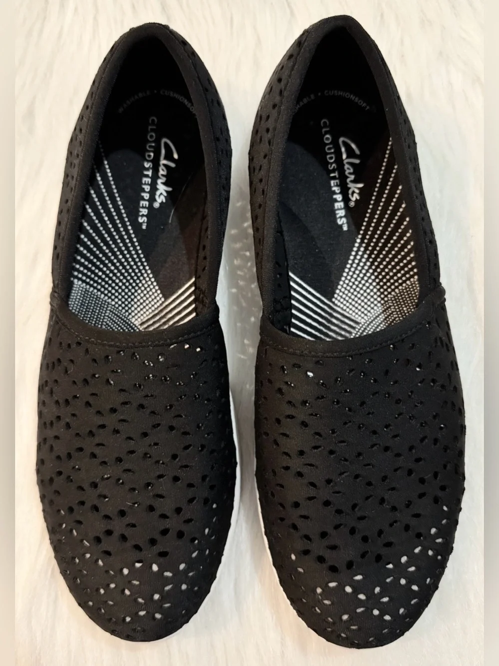 Ladies Clarks Cloudsteppers Breeze Emily Pull-On Casual Sneakers Black SZ 8 EUC